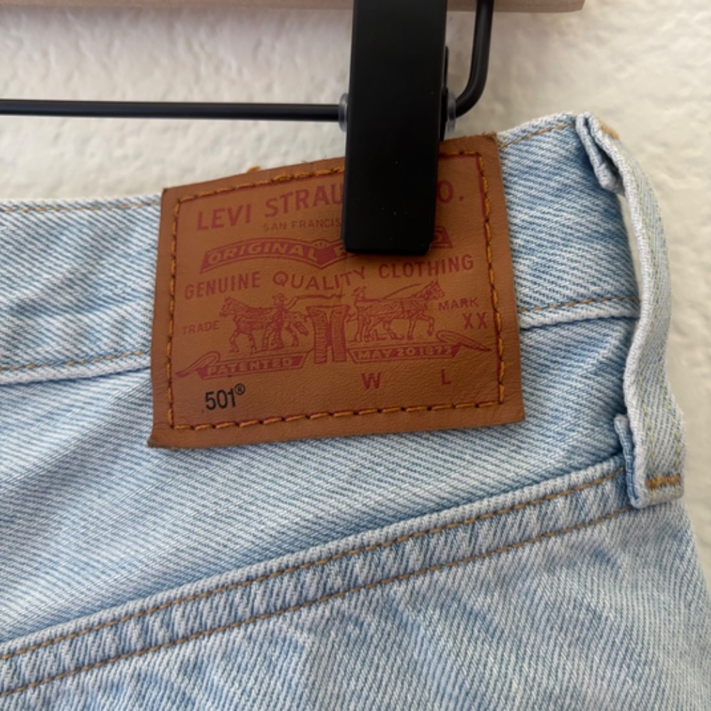 Levi's 501 cutoff denim shorts button fly distressed‎ Size 29 - Picture 4 of 6